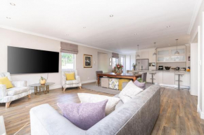 4 Bedroom Haven In Chelsea Village